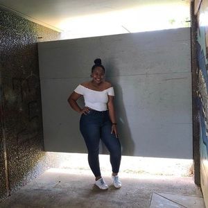 Meet your Posher, Agnes